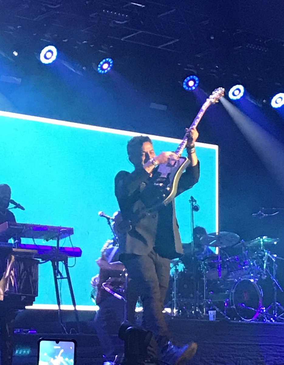 dmelov's tweet photo. Gracias @AlejandroSanz…cuando no se necesita mas que música!!! https://t.co/AT51eFEehm