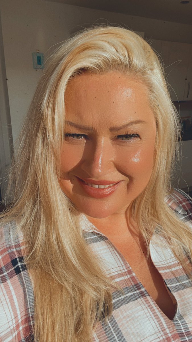 #GISELLE #fridaymorning #FridayFeelings #blondelovers #CannabisCommunity #cbd #cbduk #weekendvibes #summer