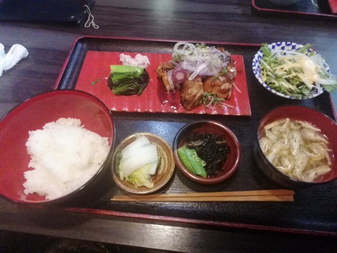 今日のお昼はあぶり家の日替わり定食。そして帰ってからスズカでキメる。 