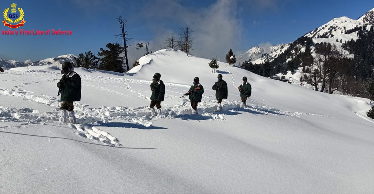 BSF_Kashmir's tweet photo. "Nothing Dampens The Spirit of Borderman"

कश्मीर सीमान्त ।
सीमा सुरक्षा बल - सर्वदा सतर्क ।
#BSF 
#NationFirst 
#FirstLineofDefence https://t.co/IBvqxlega7