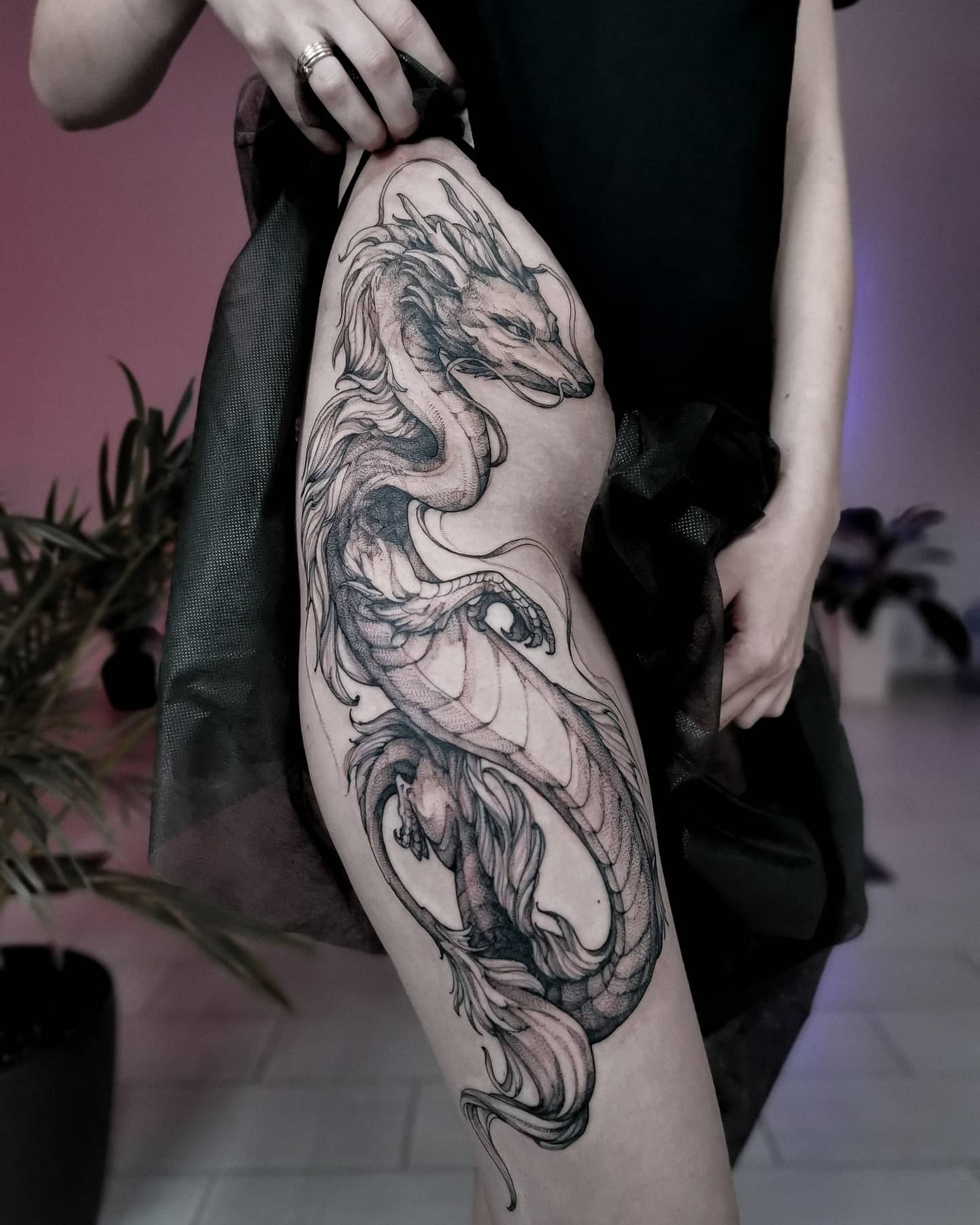 Dragon Leg Tattoos  Photos of Works By Pro Tattoo Artists at theYoucom