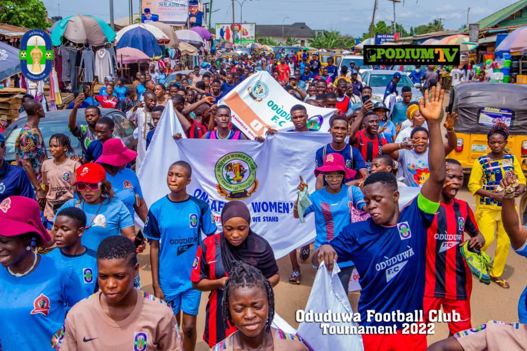 karoojiire's tweet photo. Lala lu ni Ijebu Ode nigbati awon agbaboolu Oduduwa lati ipinle mefa se iwode lana lati pe gbogbo omo ati ara Ijebu Ode pe ki won wa wo idije na. 

Photo Credit: Podium International TV
@podiumradiotv
#ofctournament2022
#yorubalivesmatter
#podiuminternationaltv https://t.co/4WtCbv7G5q