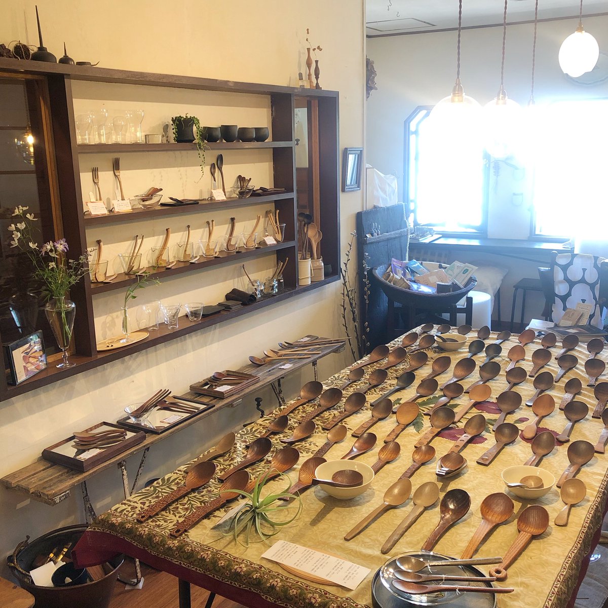 reitengogram's tweet photo. ぶじに初日を迎えました！

金城貴史 個展『木の匙』
5月2日までの開催です。 https://t.co/8J6xuL4D5z