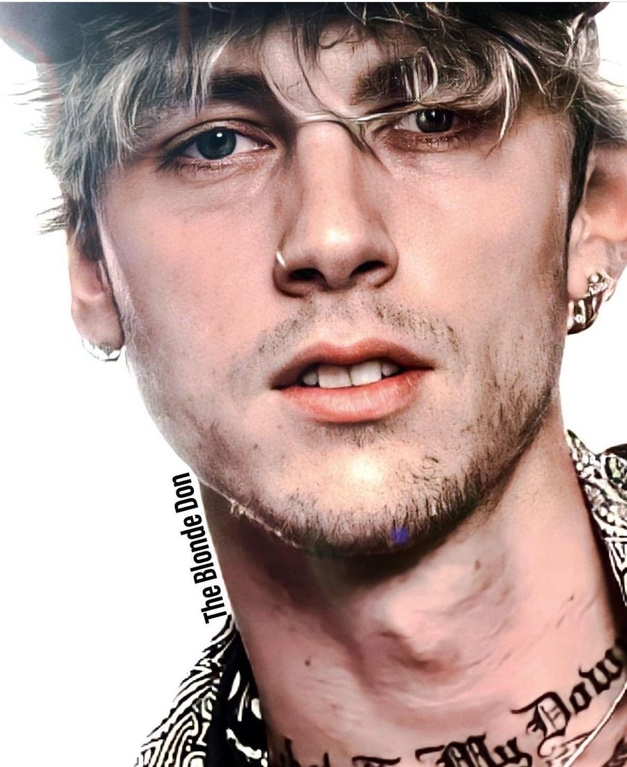 KellyB_EST19XX's tweet photo. Happy Birthday Love ♡
Smile and have a Beautiful and Relaxing Day with your friends and loved ones, enjoying being you.. We will Celebrate you!¡!
#BlondDon
#MachineGunKelly
#MGK https://t.co/L7Vl3Cqazq