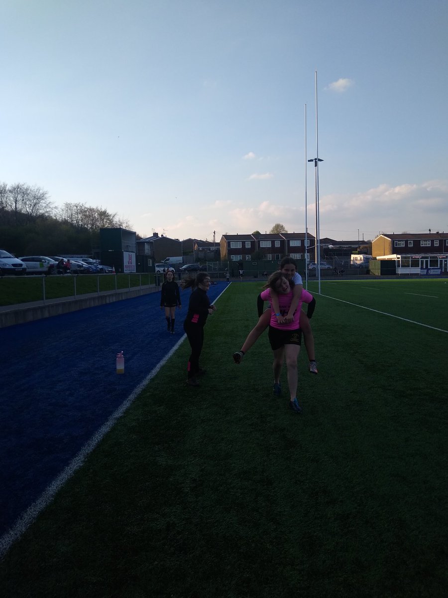 Again great numbers for our Steelers last night. Confidence is bursting out of these girls now compared to 4 weeks ago. Technique improving and tackling skills saw me on the floor more than my feet 🤣🤣🤣 proud as punch of you all. Feeling the love🥰💪💪💪
