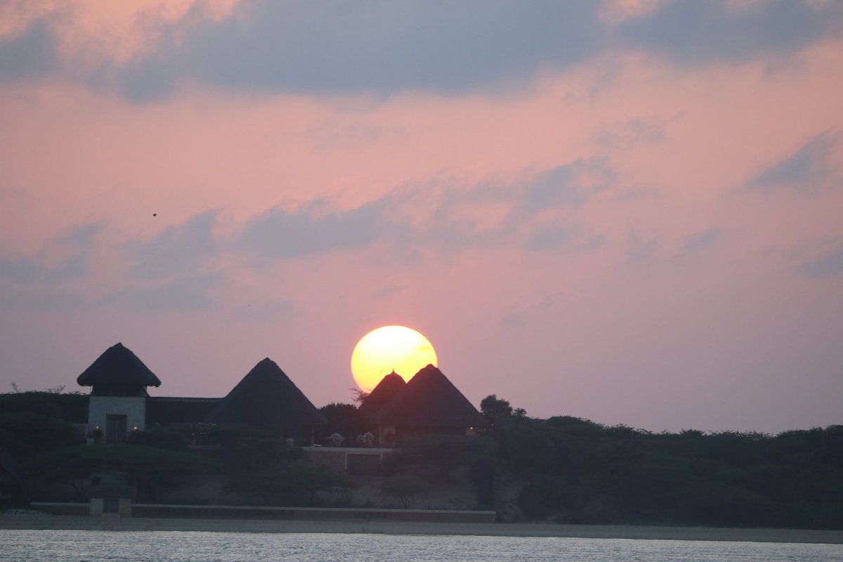 stellamarismega's tweet photo. Lamu Sunrise moments!! https://t.co/W349UYIBQn