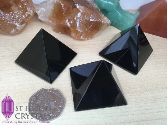 StHelensCrystal's tweet photo. Black Obsidian crystal pyramids are highly polished and smooth to the touch. Size 35 x 40 x 40 mm via our Facebook page https://t.co/MFdGEMumxx or etsy https://t.co/KdKYU8i1oZ
https://t.co/jeQjACNL2P #pyramids #crystals #protection #Obsidian https://t.co/w9dpCYM6lc
