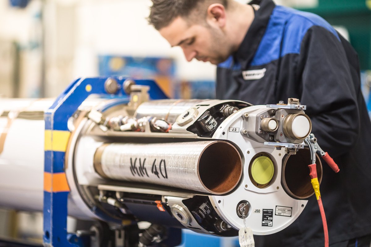 Quel #métier technique et responsabilisant est-il possible d’exercer plus particulièrement sur notre site européen d’intégration de missiles de Selles-Saint-Denis ? 🤔

-Référent technique soudage ?
-Opérateur montage et tests ?
-Acheteur industriel ?