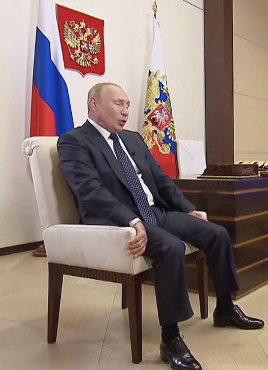 Путин в кресле