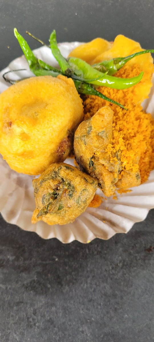 Culturekurry's tweet photo. I bake the Bread my Baby 🤩👌 Bread Pakora & Assorted Pakora #peanut #instasnacks #snackfood #pudding #snackattack #snacktime😋 #snacksonsnacks #snacklife #snacktime #snackideas #Food https://t.co/M27dGLFv5N