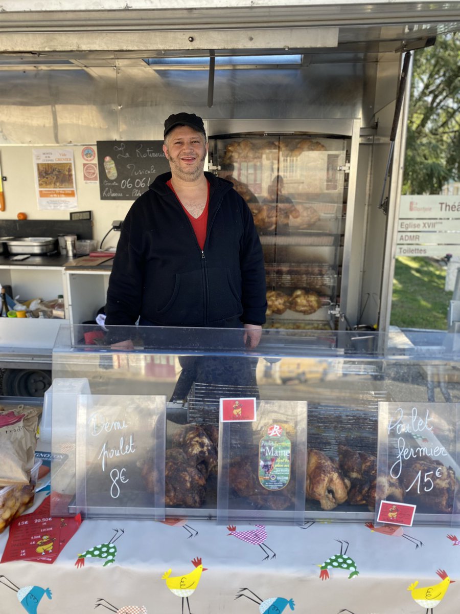Millers_Larder's tweet photo. #France #hospitality lunch options Day 2.Weekly #freerange #Rotisserie #Chicken #Foodtruck u can order & Tatties -€26.00 & 👍 @VandBOfficiel lunchtime option 4 #MenuExpress #CraftBeer @WMccurrach @StBridesPoultry @LanarkshireLar1 @stephenbenn46 @Stephwade_Glas @Haggiskings https://t.co/b3f0mI69z1