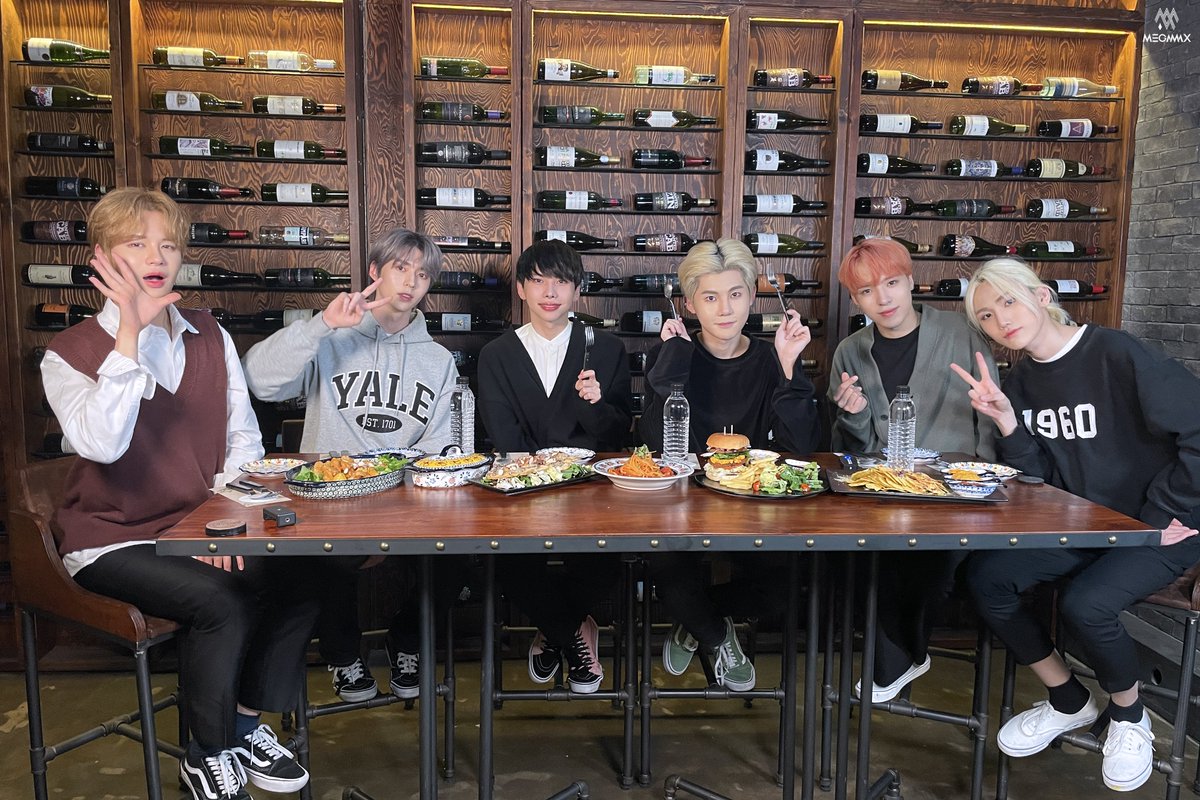 CorpInmedia's tweet photo. 메가맥스〚 MEGAMAX 〛

📝 [ #MGX_Post ] 메가맥스의 아기다리고기다리던 MBTI &amp; 폭식MAX 비건음식체험기 컨텐츠📺를 꼭꼭 담은 포스트💝 절찬리 상영 중🎞🚀

🔗https://t.co/fLFuw2EGSa

#메가맥스 #MEGAMAX #안아줄래
#맥시멈 #많이 #기다리셨쬬
#드디어 #공개할 #수 #있어서 #행복MAX https://t.co/fbcL0oSi47