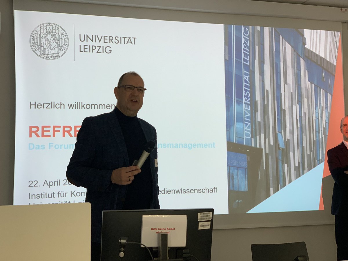 manuelwe's tweet image. Pünktlicher und wie immer charmanter Start in den „Vorlesungs-Tag“ mit @zerfass @UniLeipzig #refresh
