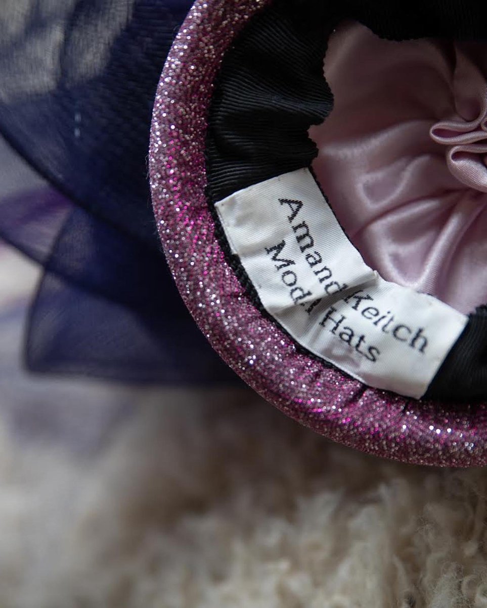 mand2004's tweet photo. Good morning #fashionistas #cocktailhat inspired by #moulinrouge &amp; #nickolekidman ⁦@emilybakerphoto⁩ #hats #cocktailhats #couture #bespoke #theatre #Marilynmonroe #diamonds #weddings #millinery
@Ascot @EpsomRacecourse @HenleyRegatta @tiffanyandco ⁦@Cartier⁩ https://t.co/ZWIk6d2sit