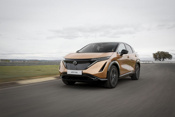 autoinfos's tweet photo. Le marché européen des voitures neuves se concentre sur deux types de carrosseries. #Berlines et #SUV captent plus de 90 % des ventes, ne laissant ainsi que des miettes aux autres types de véhicules
https://t.co/QLnuKgS9yw https://t.co/uPA8DikNMX