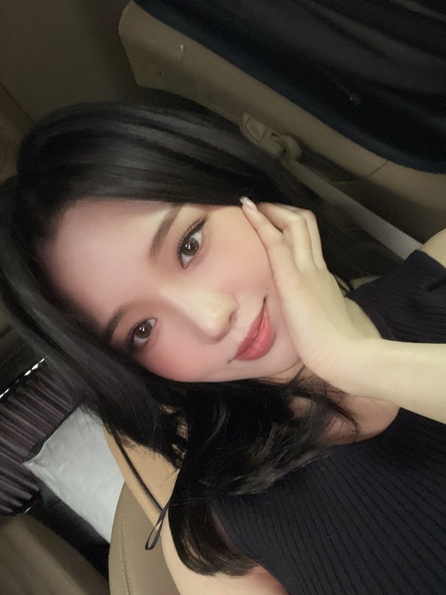 FlRSTVESRE's tweet photo. ㅤㅤ
Jalan jalan dulu buat cari spot foto lagi.
ㅤㅤ https://t.co/hFw6sLRawB