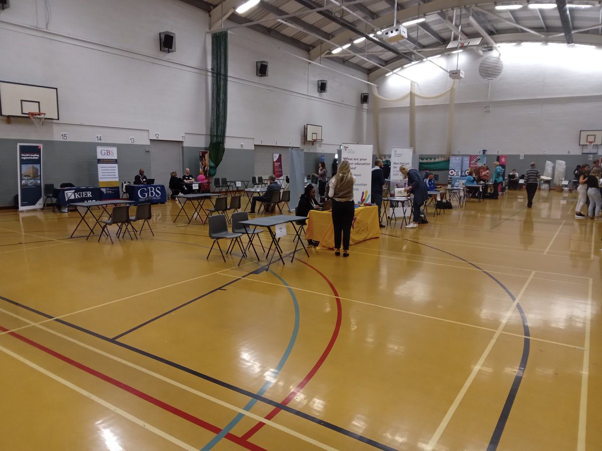 Looking forward to meeting students from <a href="/TrinityHighMcr/">Trinity High</a> today and discussing careers in construction. It's not all muddy boots, diggers and cranes!  <a href="/kierconstruct/">Kier Construction</a> <a href="/1Nafisa/">Nafisa</a> @bridge_gm <a href="/YourGMACS/">GMACS</a> #careers #Construction