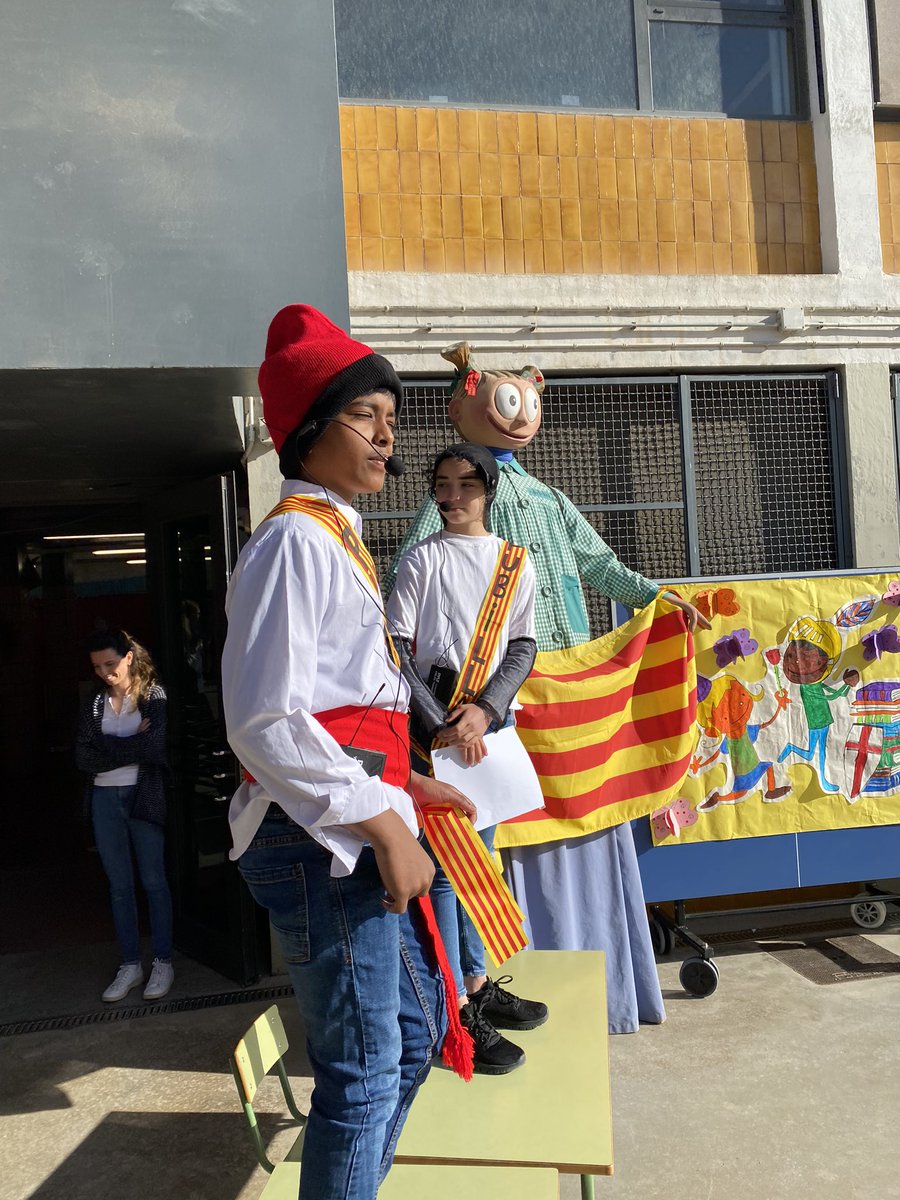 EscAbatMarcet's tweet photo. Diada de Sant Jordi i Santa Jordina. Aquest any la nostra pubilla i el nostre pubill protagonistes de la presentació de les danses.#santjordiisantajorgina https://t.co/q45taw0N8P