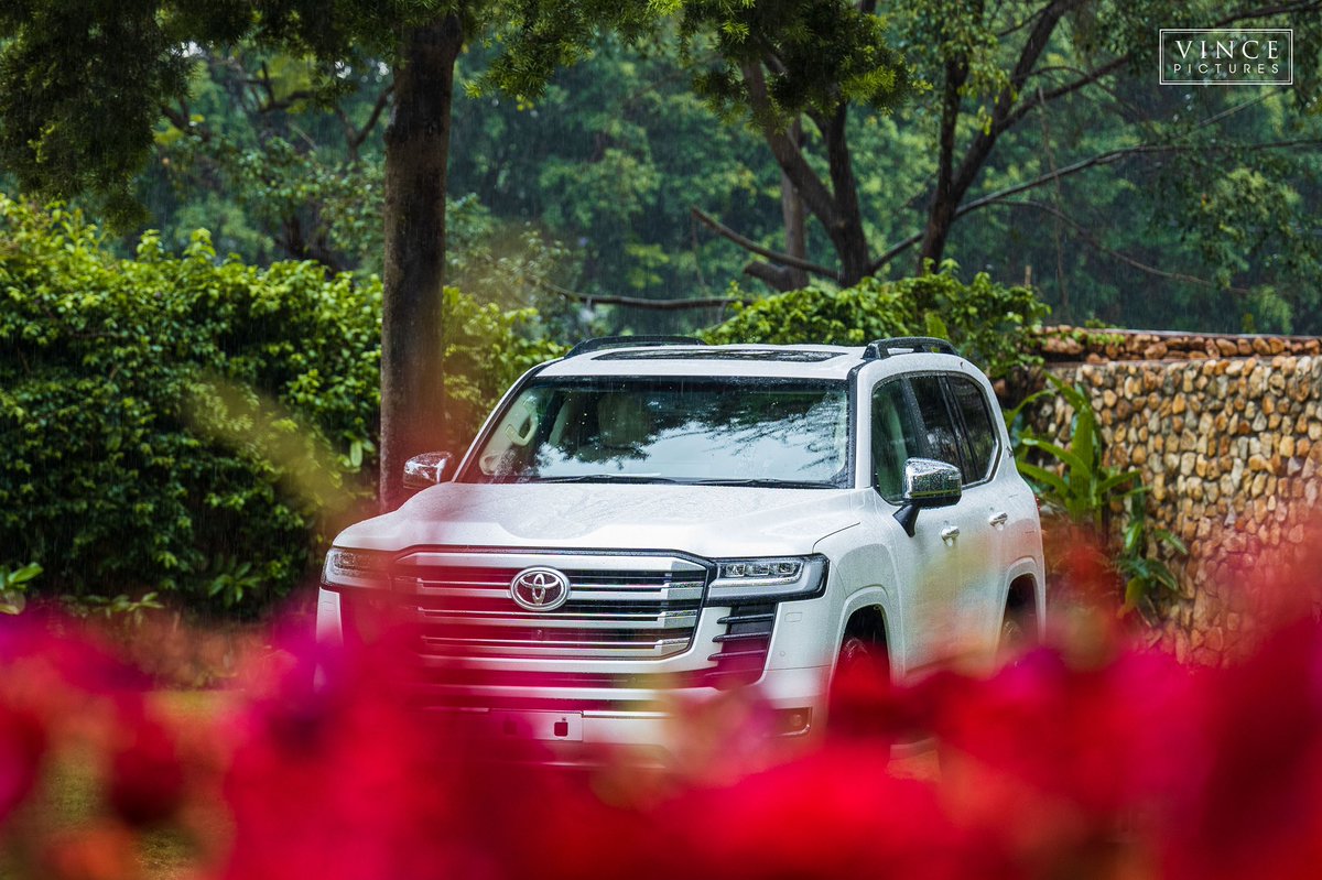 SangKip4's tweet image. On 2 Dec 2021 @Toyota_Kenya Added up  LC300 to Toyota Kenya family  The journey began of landcruiser began with BJ series and cemented the lagacy with the 80 &amp;amp; 90 series. 
#NamesHavePower #ToyotaKenyaExperience #LC300 

📷 @VinceChepkwony