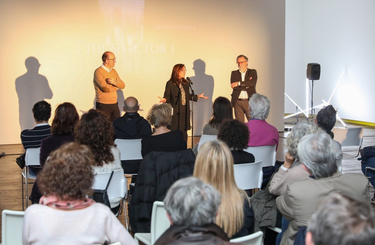 ConcelloCoruna's tweet photo. 🎻 A alcaldesa, Inés Rey, participou onte no inicio da quinta edición do Festival RESIS 2022 na Fundación Luís Seoane

Aquí podes consultar a programación completa 👇
https://t.co/Hiud5kMbpC https://t.co/Gft20L11KV