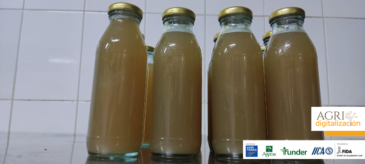 AgriterraLAC's tweet photo. Bolivia: Un rico #RefrescodeManzana es el resultado del 1er taller #DesarrollodeCapacidades en #TransformacióndeFrutas 🍎🍏🍑con #OrganizacionesdeProductore/as 👩‍🌾🧑‍🌾#Yanapasiñani #AFRUPAC y Productores de Duraznos Quirpini Grande. Pronto mermeladas y néctares!  Mucho exito! https://t.co/kWRyHyf0yL