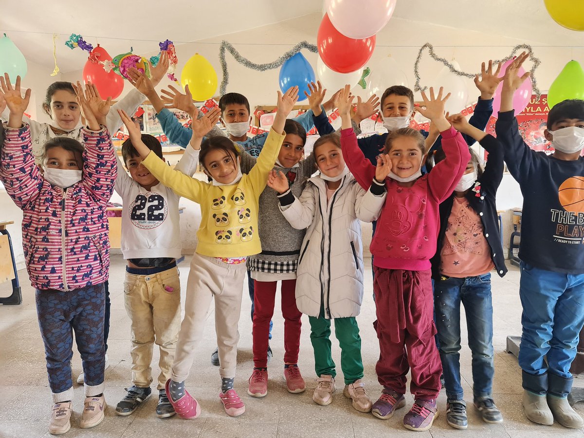 Minik eller , süsler ve 23 Nisan
<a href="/tcmeb/">Millî Eğitim Bakanlığı</a> <a href="/mahmutdemirttas/">Mahmut Demirtaş</a> <a href="/aydiner_sah/">Mehmet Şah AYDINER</a>