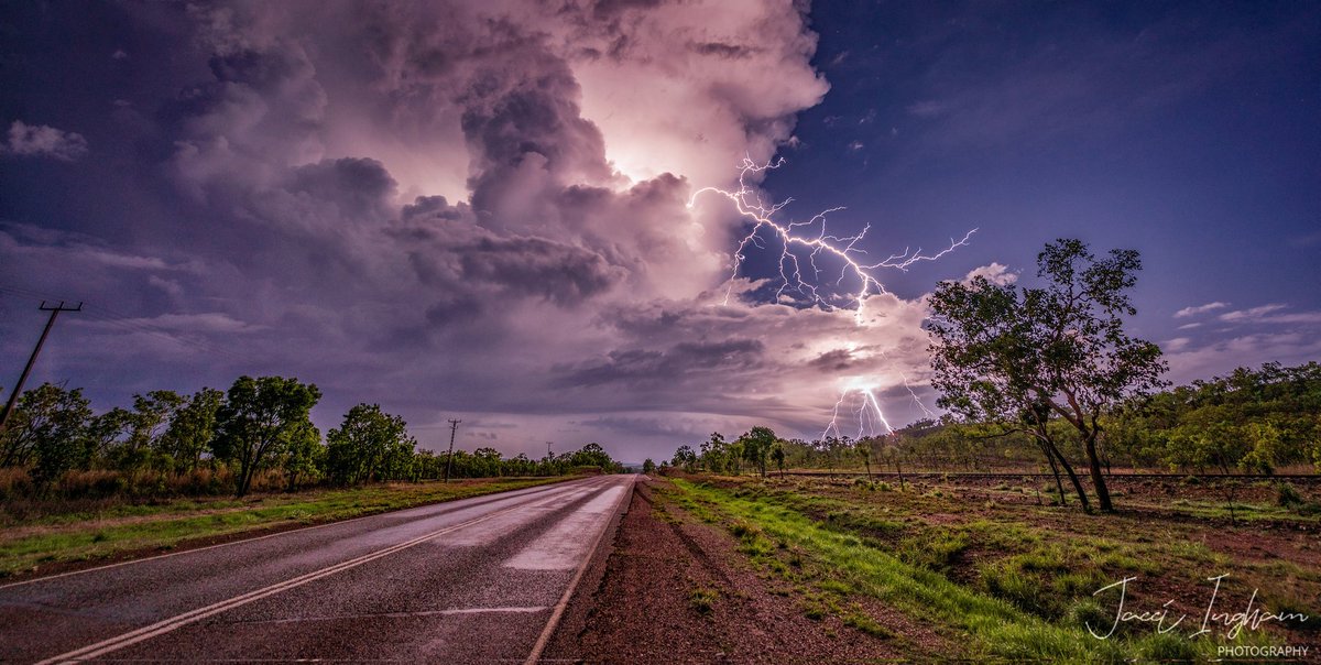 Unleashed!
From 2015 at Adelaide River NT, looking south down the Stuart Hwy.
@OreboundImages #northernterritory #australia #tourismtopend #darwinnt #stormchasing #lightning