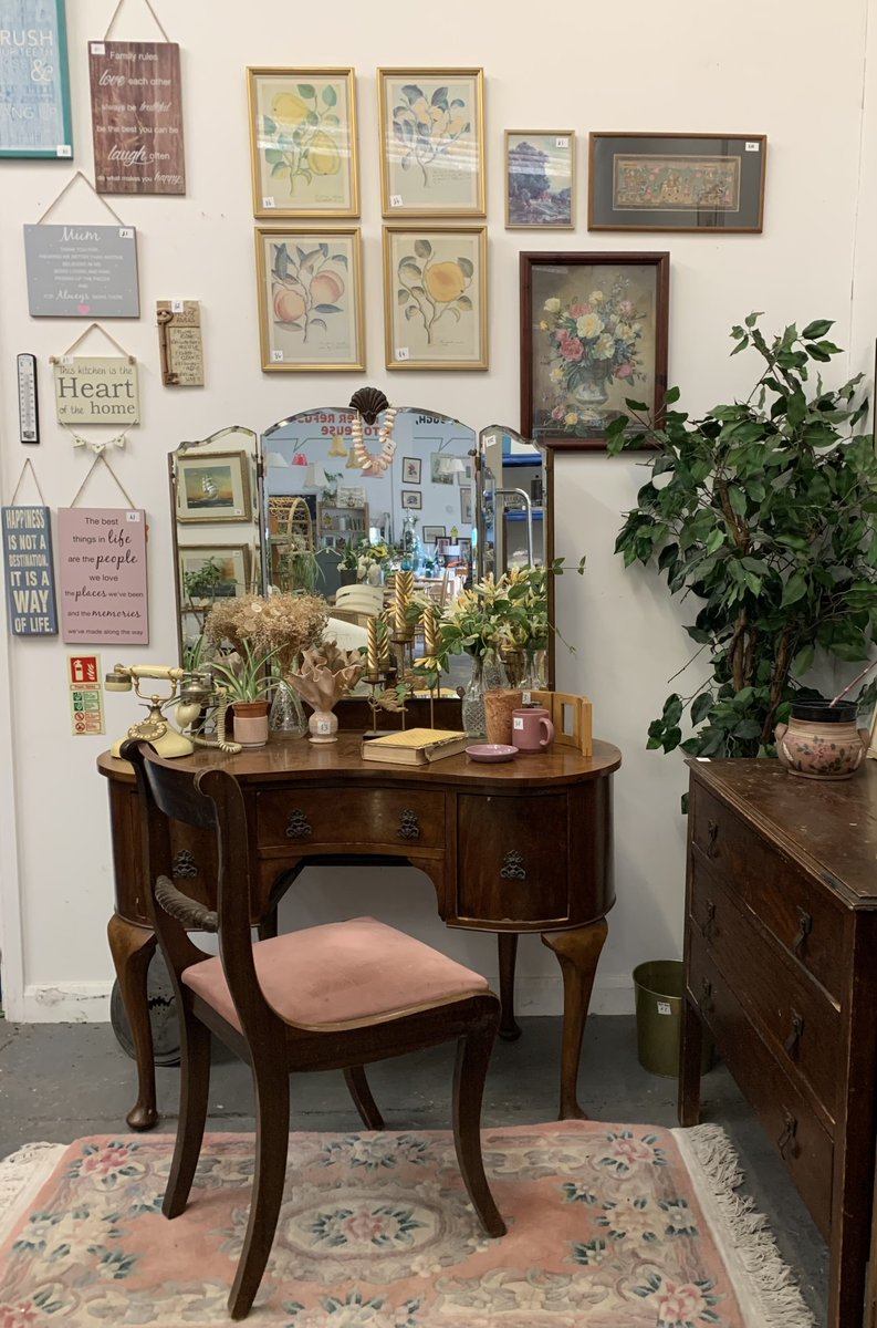LondonEnergyLtd's tweet photo. Spring is in the air in our Reuse Shop! - Just in, this lovely vintage dresser could be placed in a bedroom, hallway or kitchen. #reuseshop #reducewaste #savedfromlandfill #circulareconomy #circularlifestyle #seconduse #secondhandfirst   #sustainableliving https://t.co/0HZsAQLBgU