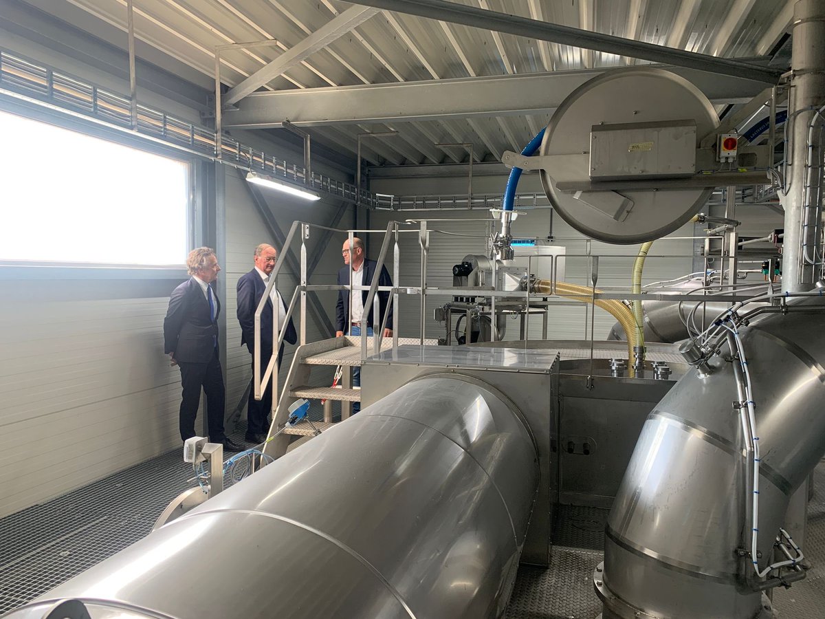 Onder de indruk van DCP Ingredients in Ter Apelkanaal dat collageen uit dierlijke bijproducten wint met CO2 (ipv met chemicaliën) #duurzameproductie. Dit bindmiddel wordt verwerkt in onder meer voedingssupplementen en hondenvoer en wereldwijd geëxporteerd. #@ChemportEurope
