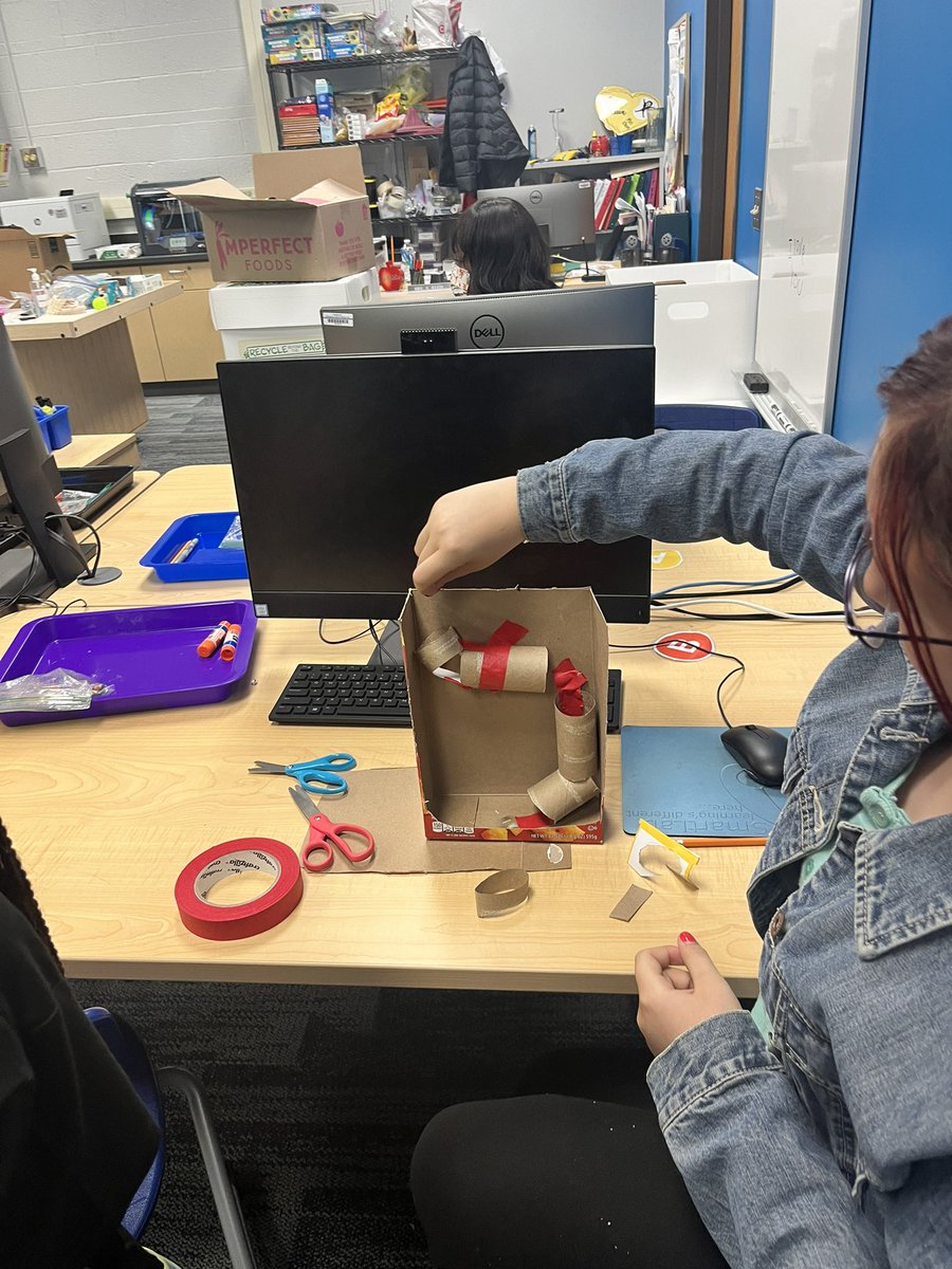 klein_staci's tweet photo. Our Earth Week up cycling projects were not only fun but helpful to our beautiful planet! Happy Earth 2022…let’s make every day Earth Day!!! @western161 @Flossmoor161 @D161Supe #d161learns https://t.co/3LJVvEYF0X