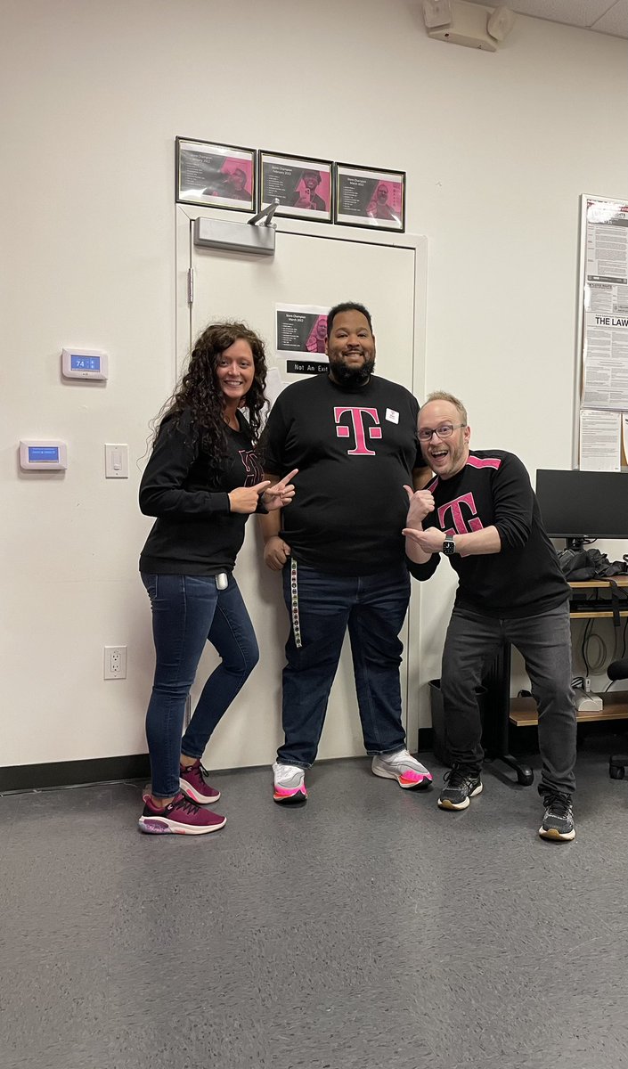 BKnollRetail's tweet image. 🎉Congratulations to our newly certified Mobile Expert, Dane Mitchell, welcome to the Magenta Family!! 🎉 Looking forward to seeing your success. #MobileExpert #DYTFlightClub #Top100InAction @CinciTrainer @bdiezel07 @AIshaHammock @wderrickindy @domjrcoleman @TracyNolan_