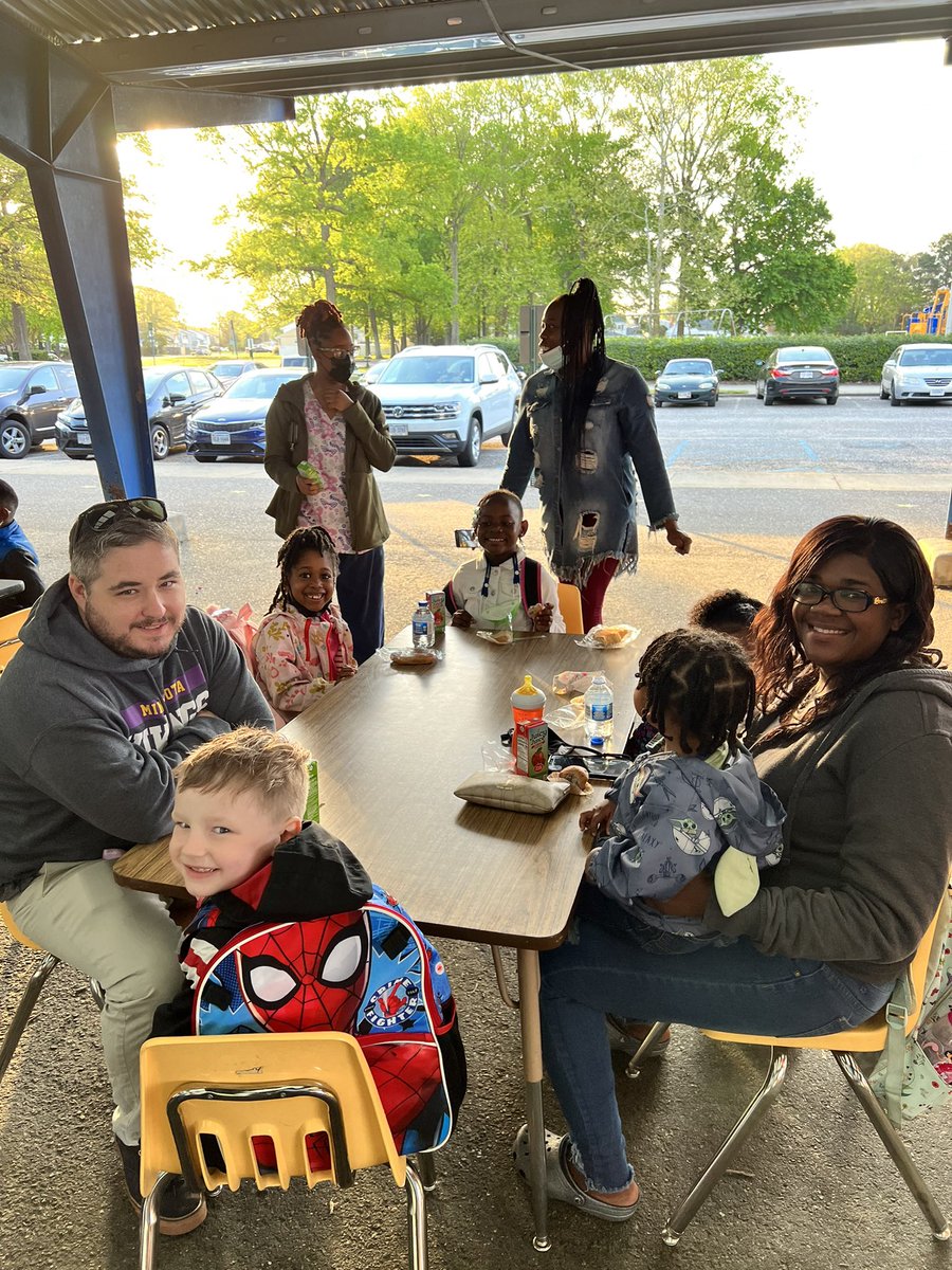Machen Elementary (@machenelem) on Twitter photo Muffins with Mustangs was a huge success. Thanks to our PTA for bringing our K families out this morning. <a href="/VirginiaPTA/">Virginia PTA</a> <a href="/HamptonCSchools/">Hampton City Schools</a> <a href="/Agregory_09/">Ashley Gregory</a> Muffins with Mustangs was a huge success. Thanks to our PTA for bringing our K families out this morning. <a href="/VirginiaPTA/">Virginia PTA</a> <a href="/HamptonCSchools/">Hampton City Schools</a> <a href="/Agregory_09/">Ashley Gregory</a>
