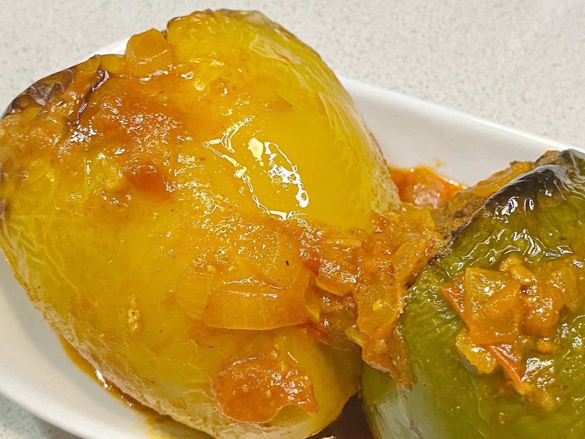 asedoskitchen's tweet photo. Mahshi (Sudanese Stuffed Capsicums) 🤤
#SSOT 🇸🇸 Recipe on Youtube ▶️ https://t.co/GnQU8RYDp0
.
.
#mahshirecipe #stuffedcapsicum #sudaneserecipe #sudanesecuisine #asedoskitchen https://t.co/jXhYvj3ygU
