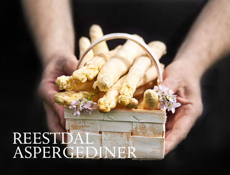 😍🥂 𝗗𝗼𝗻𝗱𝗲𝗿𝗱𝗮𝗴 𝟱 𝗺𝗲𝗶 organiseren wij samen met Plattelandsrestaurant op de Deel een smakelijk 𝟰 𝗴𝗮𝗻𝗴𝗲𝗻 𝗮𝘀𝗽𝗲𝗿𝗴𝗲𝗱𝗶𝗻𝗲𝗿 met verse asperges van Kwekerij Weiland uit Zuidwolde. 
𝗞𝗹𝗶𝗸 𝗵𝗶𝗲𝗿 𝗼𝗺 𝘁𝗲 𝗿𝗲𝘀𝗲𝗿𝘃𝗲𝗿𝗲𝗻: reestlandhoeve.nl/bezoek-ons