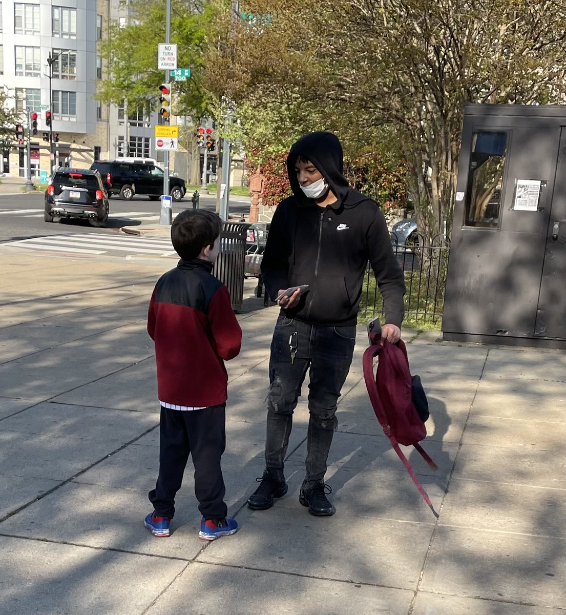 ConfluenceKA's tweet image. Happy #EarthDay2022 ! These kiddoes were so excited to help our planet with @TommyWells, @DOEE_DC and friends. #Beethechange