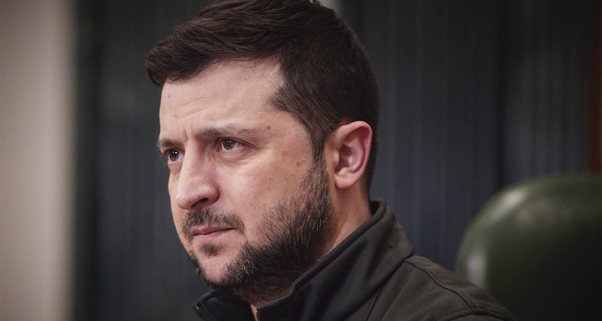 lercionotizie's tweet photo. #ultimora Armi in Ucraina. Zelensky: "Vanno bene anche le lettere con dentro i proiettili"
https://t.co/ioOldH7FMy https://t.co/QFBi5PHquI