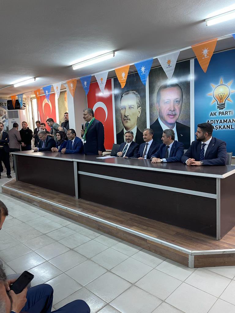 Sağlık Bakanımız <a href="/drfahrettinkoca/">Dr. Fahrettin Koca</a>’yı AK Parti Adıyaman İl binamızda teşkilatımızla birlikte heyecanlı ve coşkulu bir şekilde karşıladık.
<a href="/AhmetAYDIN_02/">Ahmet AYDIN</a> <a href="/mehmetdagtekin_/">Mehmet Dağtekin</a> <a href="/AvHalilFirat/">İbrahim Halil FIRAT</a> <a href="/toprak_av/">Av.Muhammed Fatih TOPRAK</a> @yakuptas02 <a href="/Mustafaalkayis/">Av. Mustafa Alkayış</a> <a href="/AvSalihaDiler/">Av. Saliha DİLER</a>