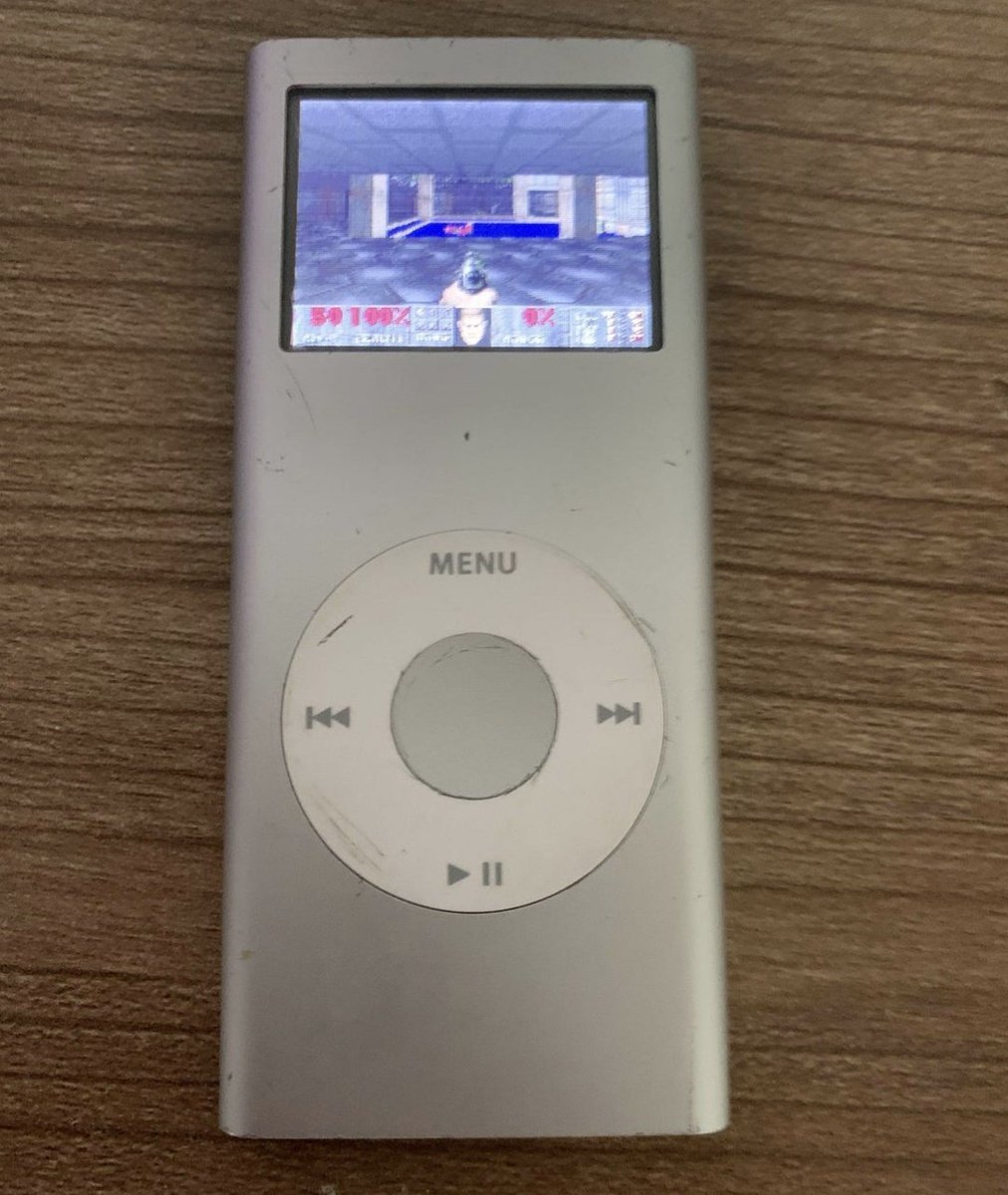 Vous connaissez peut-être le défi d'exécuter Doom sur n'importe quel appareil électronique :
- scanner de tickets de tram
- Thermomix
- test de grossesse électronique
- iPod

Est-ce que quelqu'un ici qui aurait une croix de pharmacie à me prêter pour qu'on écrive l'histoire ?