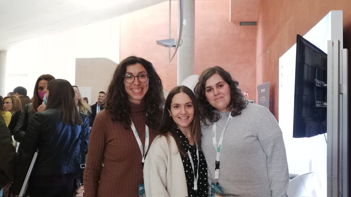 OGIPclinic's tweet photo. Las asesoras genéticas del equipo, también presentes en la #JornadaCancerAEGH 🧬 @AEGHgenetica
@Lorena_mc7 #BelénPastor #CoralArnau https://t.co/Wt2qREwL3y