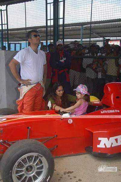 AJITH_OfficiaI's tweet photo. Rare...❤

#Ajithkumar𓃵 • #AK61 • #AdvanceHBDAjithkumar https://t.co/Po0tM791lM
