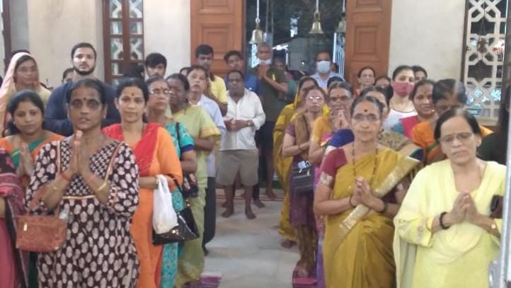 परात्पर गुरु डॉ. आठवले यांच्या जन्मोत्सवाच्या निमित्त हिंदू राष्ट्र जागृती अभियान

हिंदु राष्ट्र स्थापनेसाठी मुंबईत ठिकठिकाणी मंदिरांत साकडे

 भाविक आणि धर्मप्रेमी यांचा उत्स्फूर्त सहभाग !