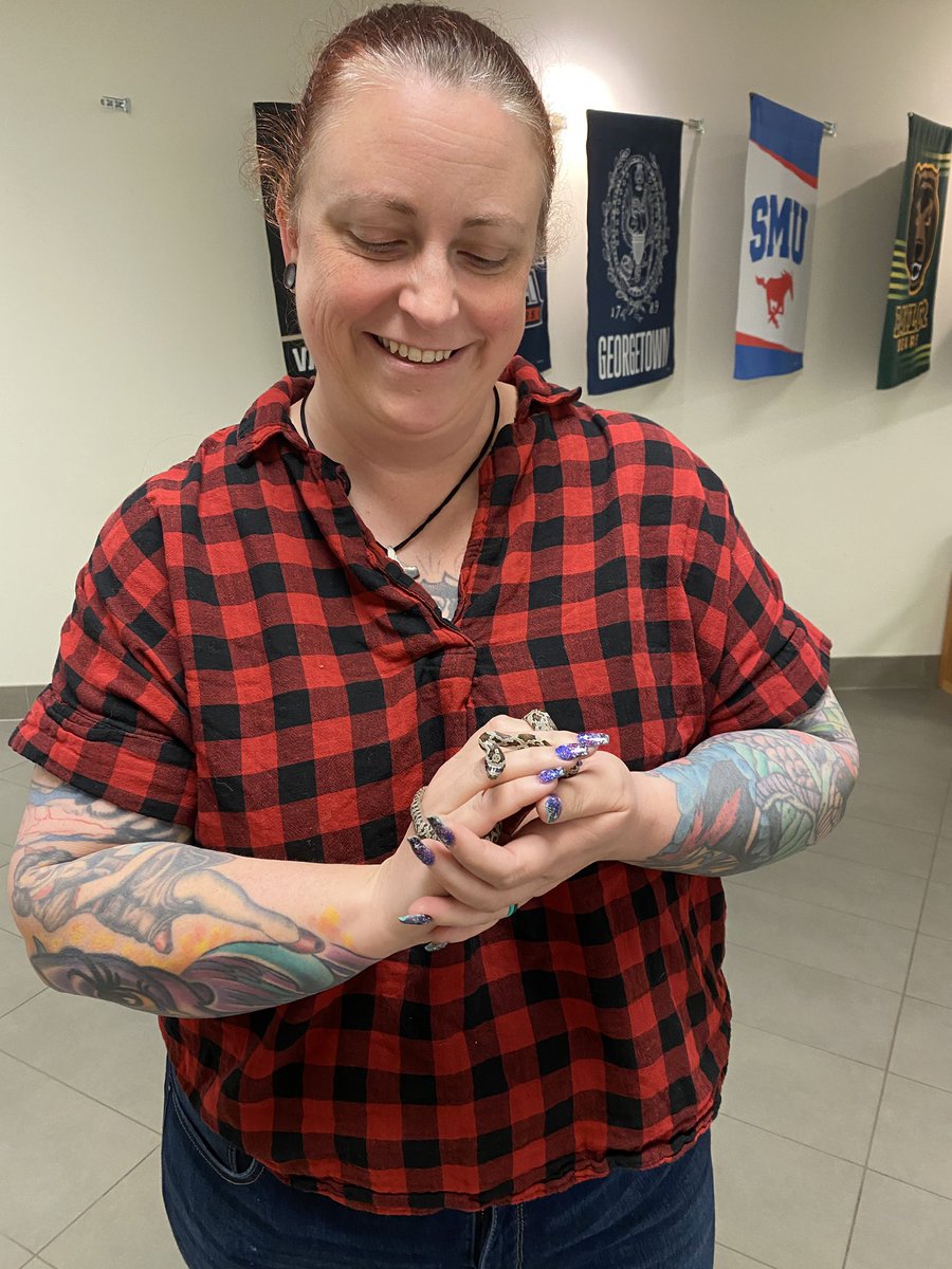 leadmrsholland's tweet photo. Campus admin = pest control on call

Great Plains rat snake released back to the wild, caught from a teacher’s desk drawer. #texas #EarthDay2022 https://t.co/BPtnjQaskV