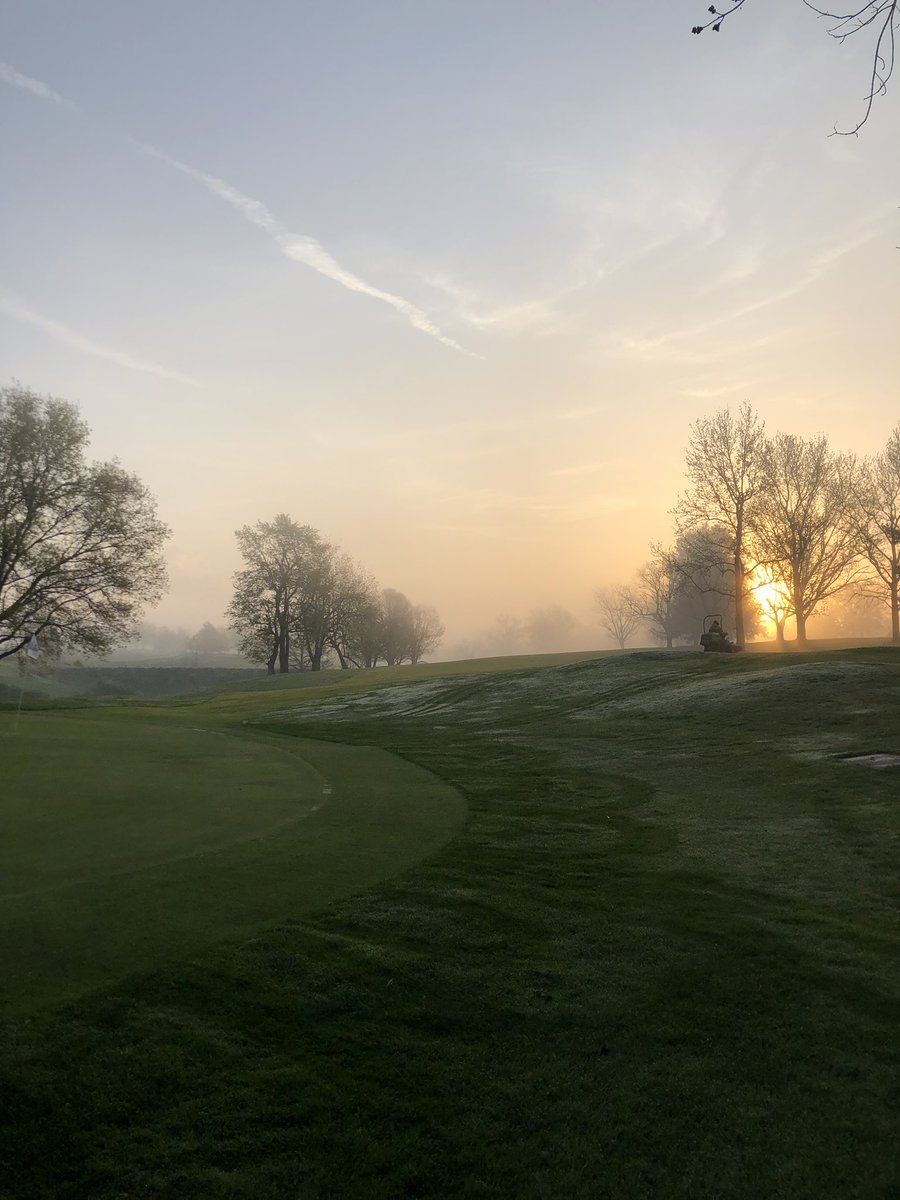 UniversityTurf's tweet image. A beautiful morning for the 21st McChesney Golf Scramble @EKURecAndPark #EKU #BigE