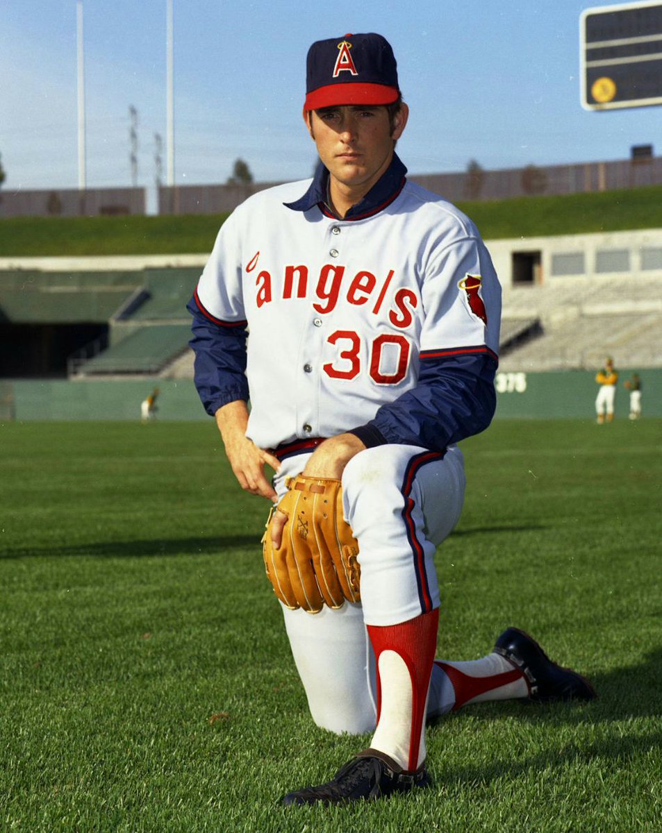 RamiAviles's tweet image. 🇺🇸 NOLAN RYAN
⚾️ 10 O MÁS PONCHES ☠
1966 0
1968 4
1969 2
1970 5
1971 3
1972 17
1973 23
1974 13
1975 4
1976 13
1977 20
1978 14
1979 10
1980 3
1981 4
1982 10
1983 6
1984 4
1985 3
1986 4
1987 12
1988 7
1989 18
1990 8
1991 6
1992 2
1993 0
TOTAL ➡️ 215