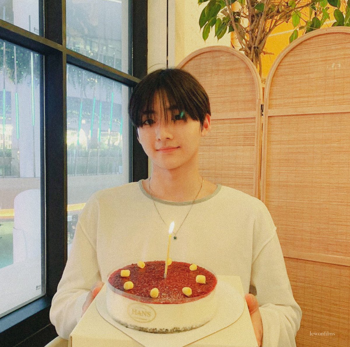 lewonfilms's tweet photo. 🎞 a very special person: #SANGWON 
#상원 #traineeA #OneYearWithSangwon https://t.co/5SzfqT36Go