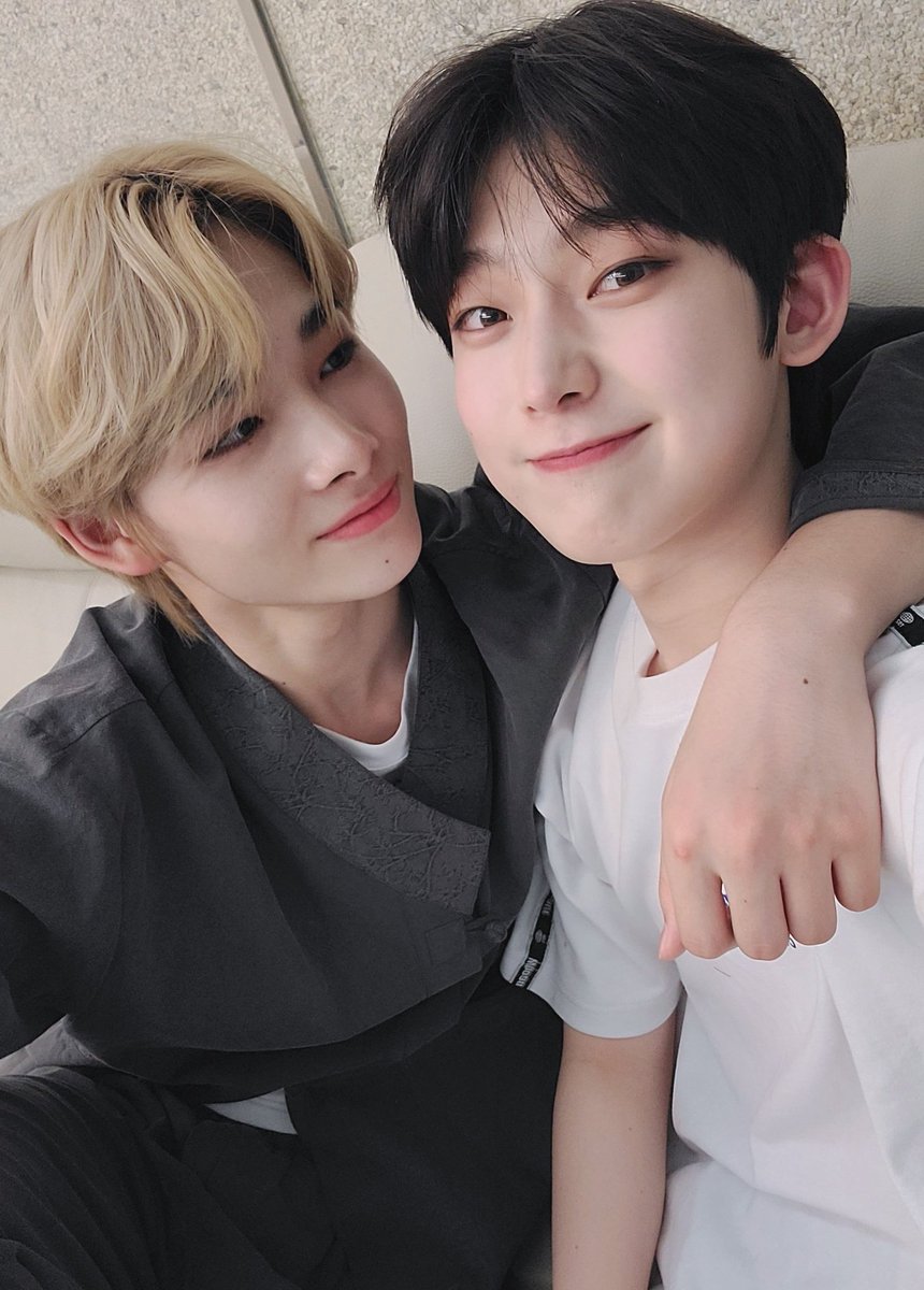 sftzl's tweet photo. unpinning this tweet if we get a sunki  live https://t.co/esPJ6QpInS