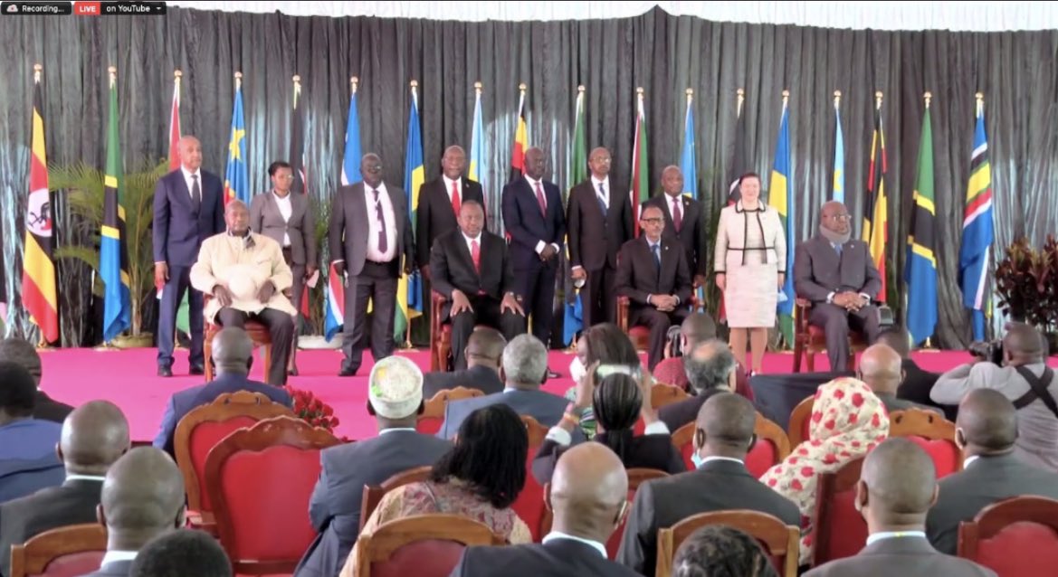TinaSalama2's tweet photo. Dernière chance à tous les groupes armés opérant encore sur le sol congolais.Tous les gpes armés doivent déposer les armes et rejoindre le P-DDRCS et ceux étrangers rentrer chez eux 
Déploiement imminent de la Force régionale pour les récalcitrants sous le Commandement de la RDC https://t.co/GldyH42G48