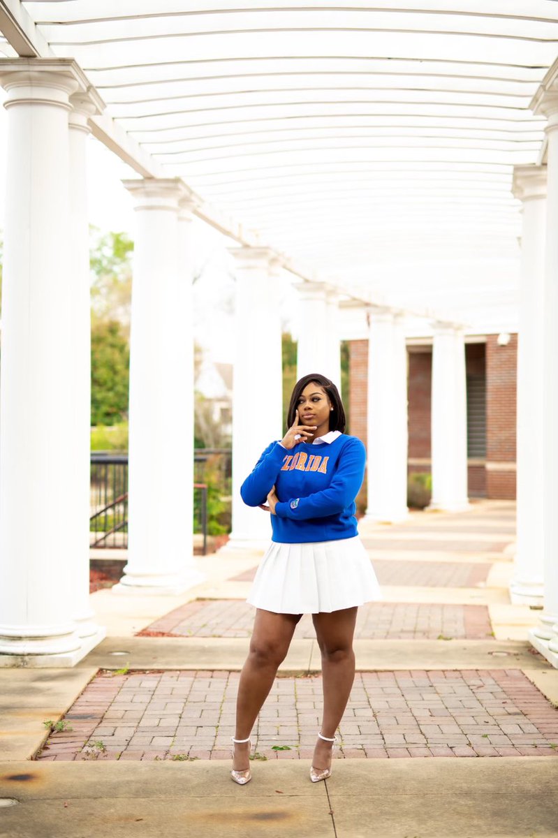 __BrittanyBM's tweet photo. I’m proud to announce that I will be attending the 9th best college of veterinary medicine NATIONWIDE, The University of Florida College of Veterinary Medicine, starting in Fall 2022. I would like to thank GOD, my mother, my grandmother, &amp; my immediate family! #UFCVM 🐊💙🧡 https://t.co/XOZv1VHSrC