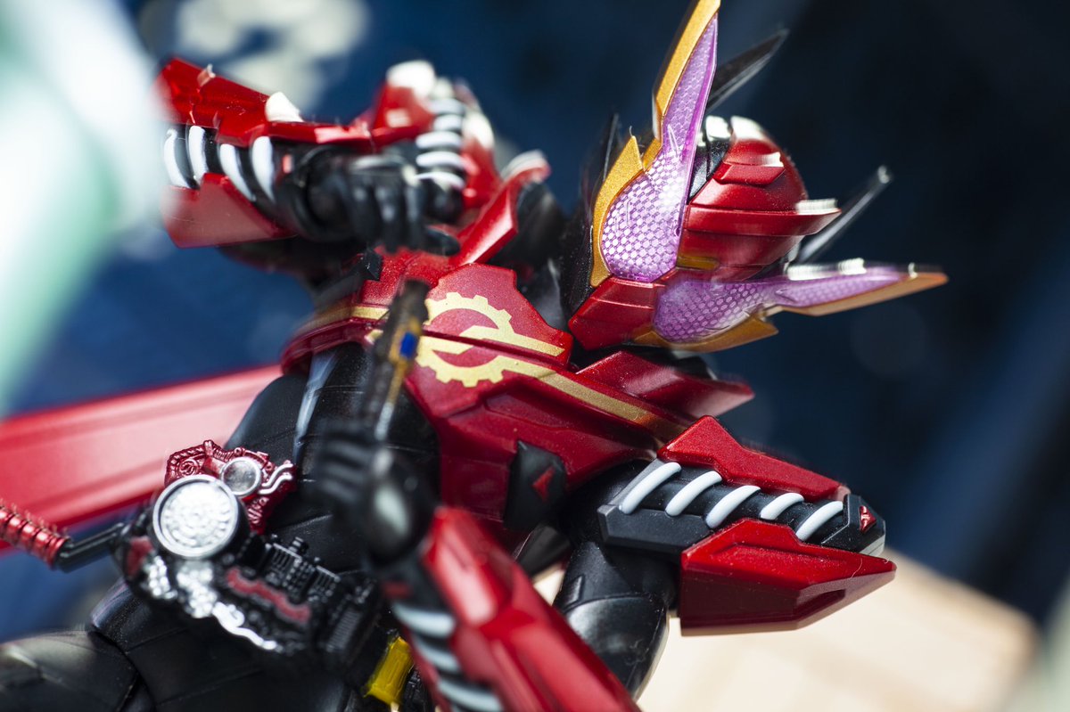 仮面ライダービルドタンクタンクフォーム のモデル作品 Twoucan