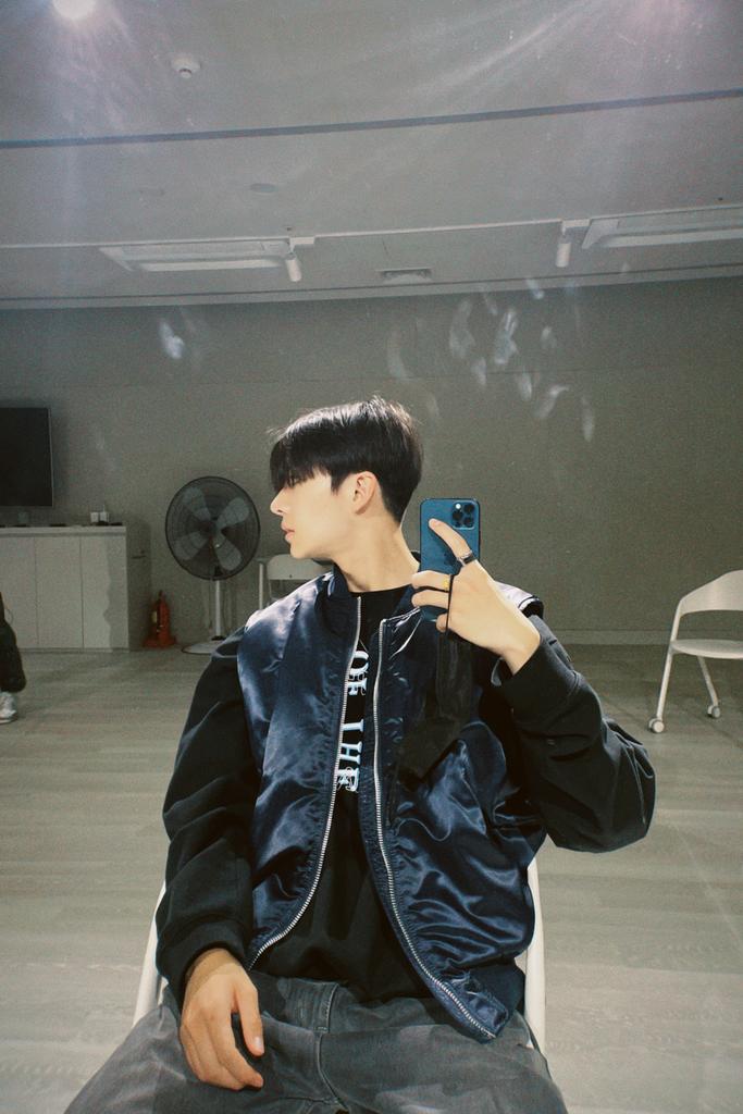 MEJEON_Nl's tweet photo. Sangwon terimakasih sudah bertahan sejauh ini, cepet debut ya❤⚘

#OneYearWithSangwon
#LoveForSangwon
#상원이_꽃을_피워요
#TraineeA
@trainee_a https://t.co/zJMaJQTIXO